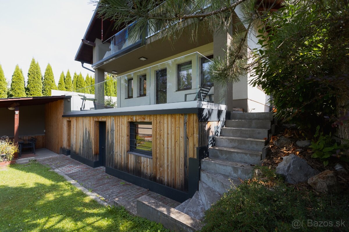 Jedinečná rodinná vila v meste Dolný Kubín s krásnym pozemko - 4