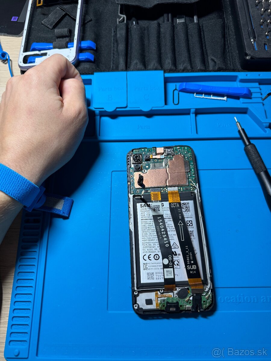 Servis mobilov, notebookov a elektroniky - 4