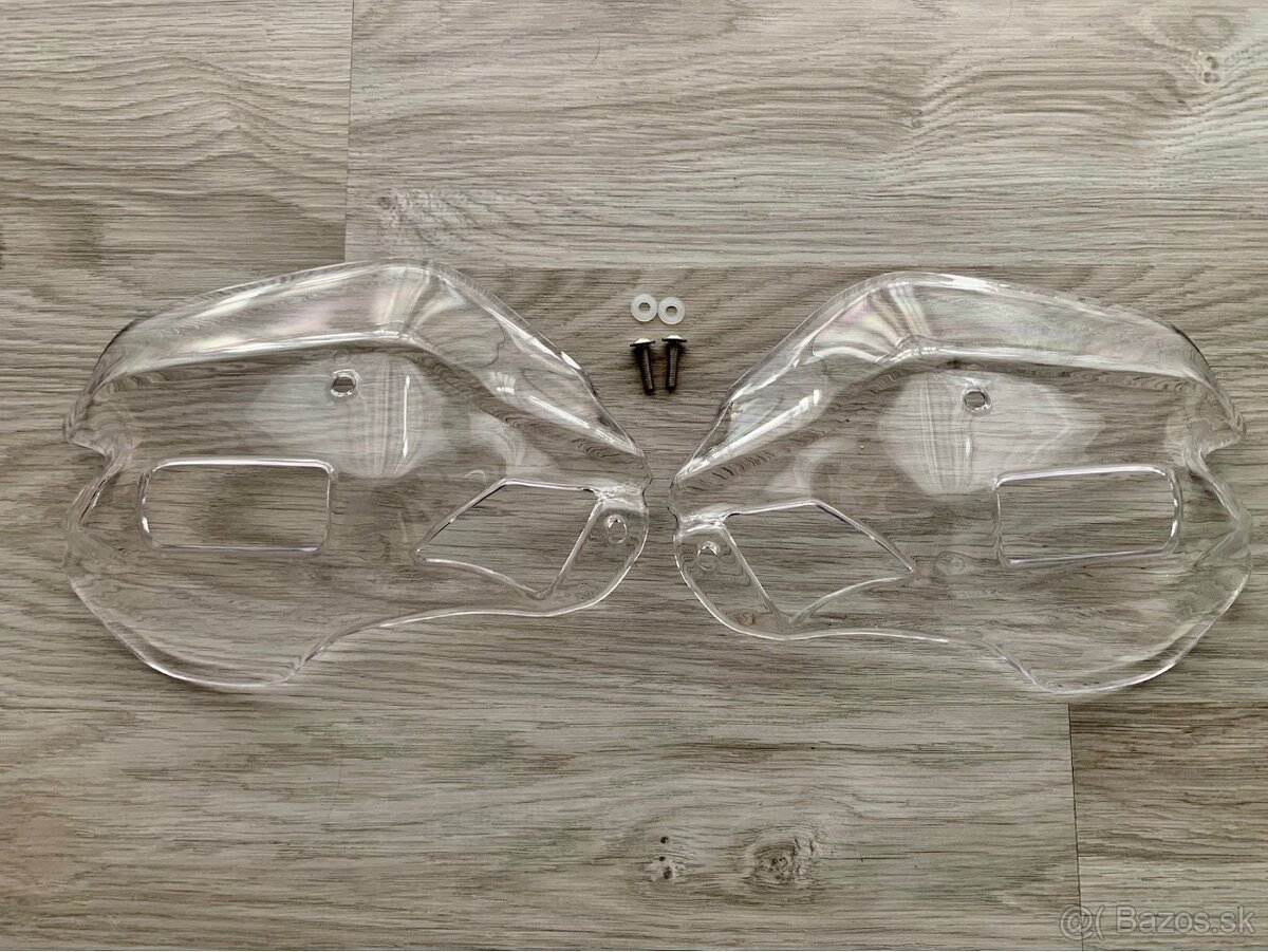 Deflektor na riaditka Honda - 4