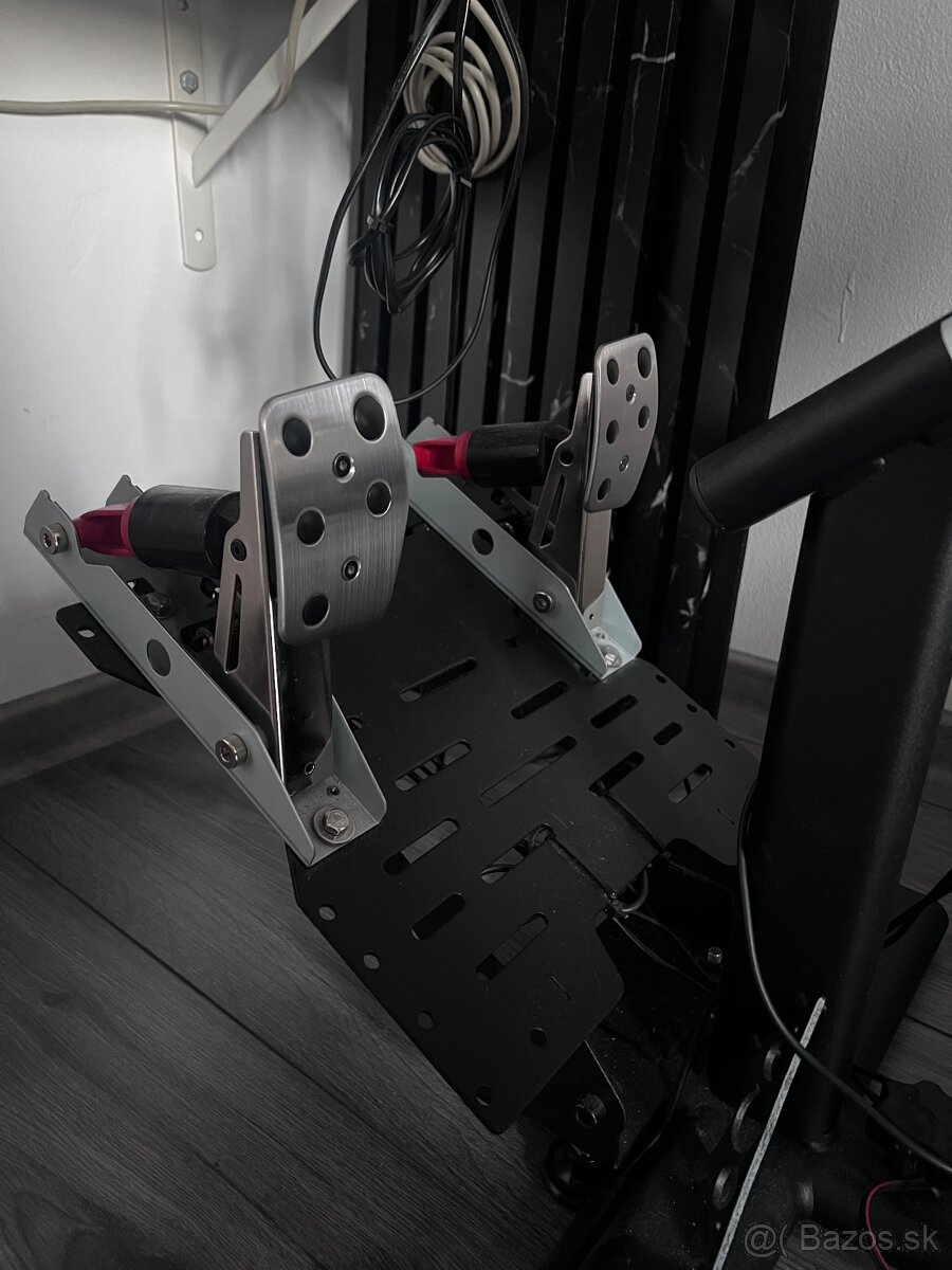 Simrace setup Playseat evolution + Logitech G923 - 4