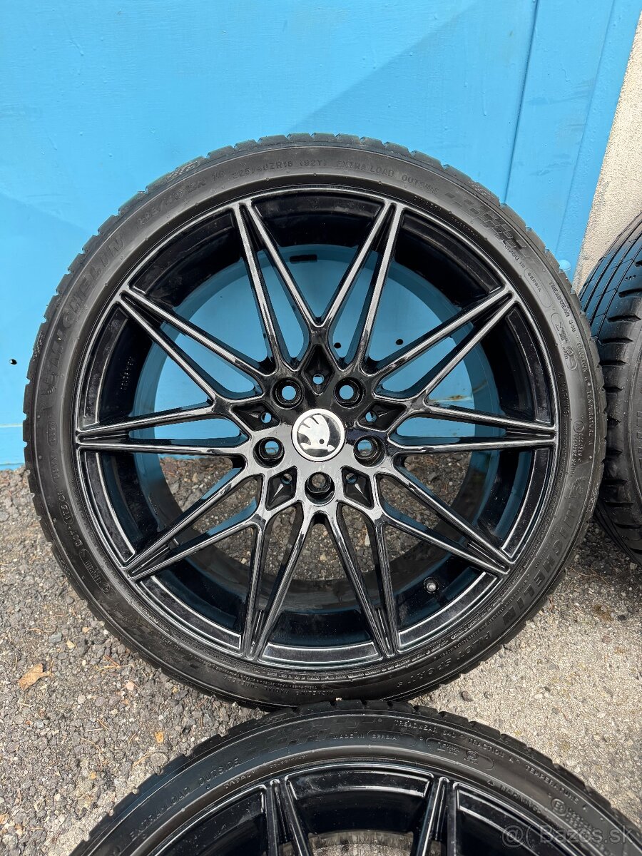 Predám letnú sadu R18 z Octavia 3 RS FL - 4