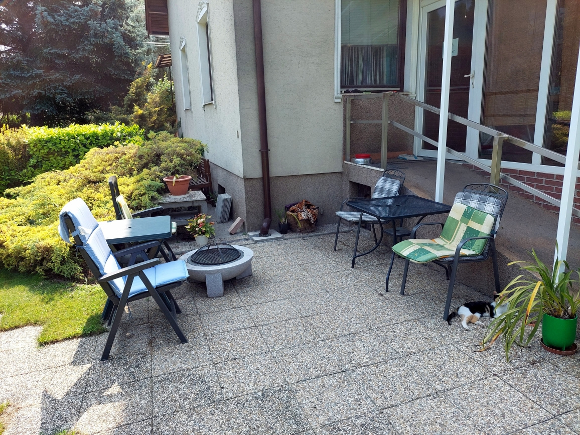 Slnečná vila pre väčšiu rodinu (firmu) len 25km od Bratislav - 4