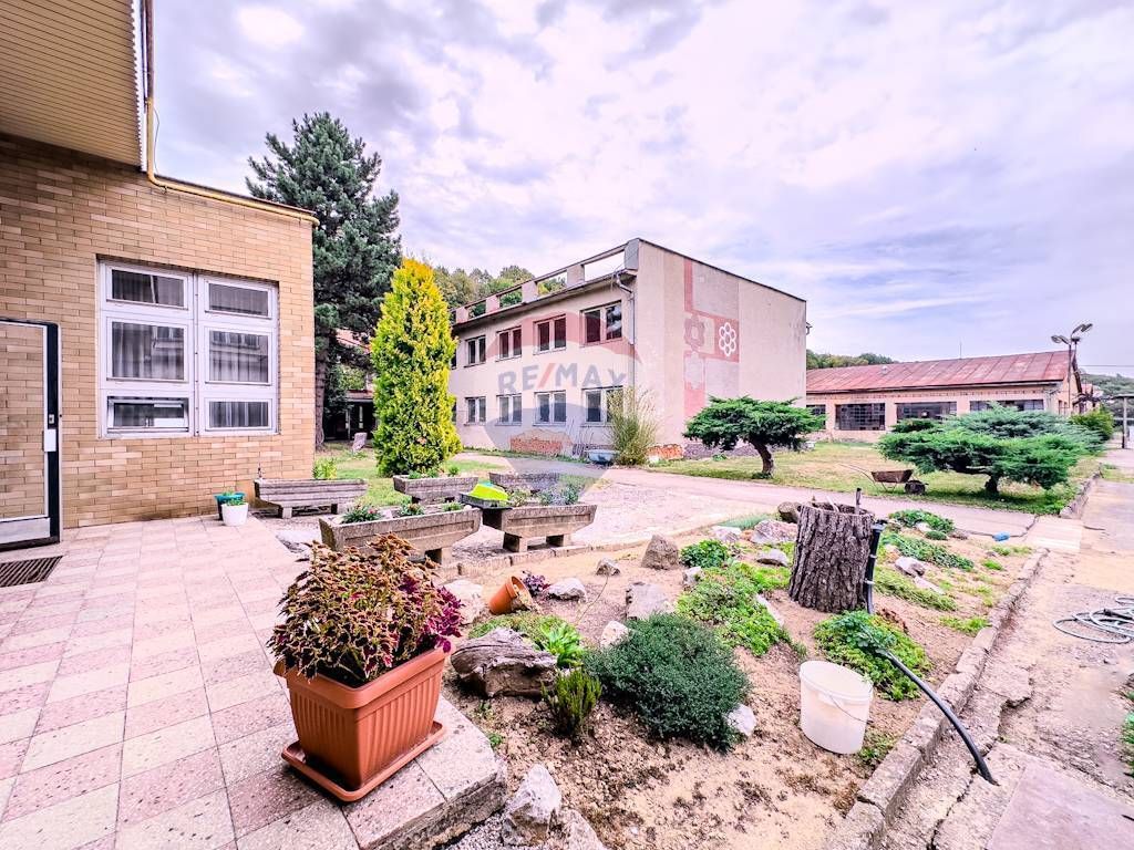 Výrobno skladovací areál SANDRIK Štós s fungujúcou výrobou- - 4