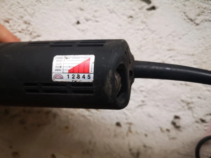 Makita GA5040C úhlová bruska - 4