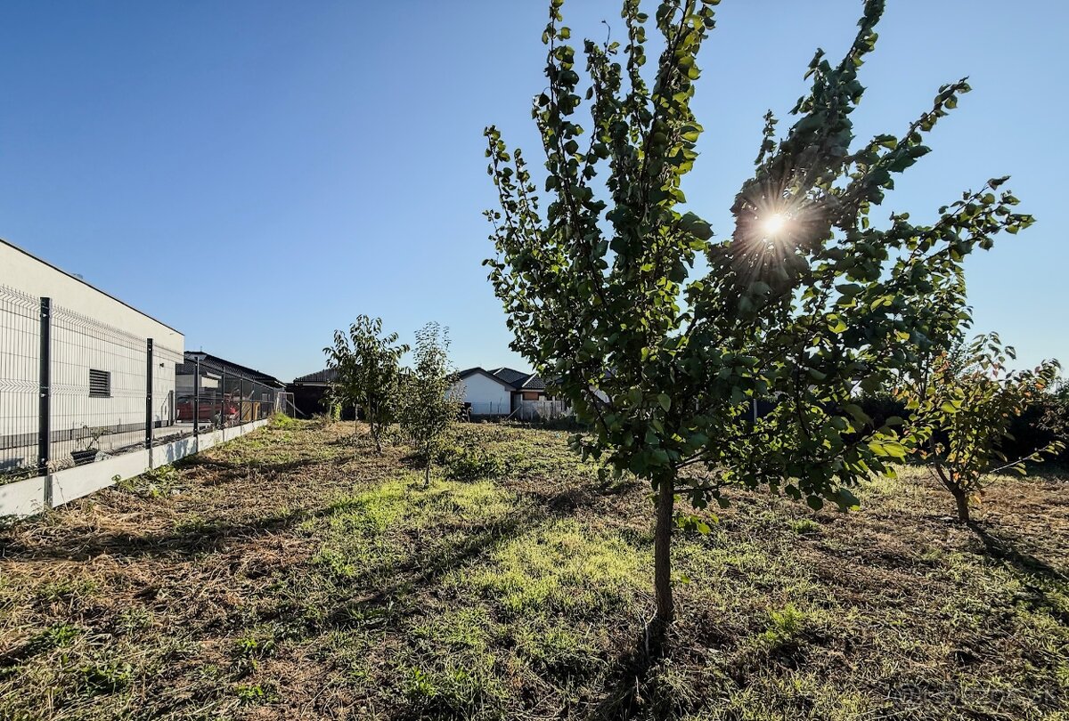 Slnečný pozemok o výmere 597 m2, Potôčky / Dolná Krupá / - 4