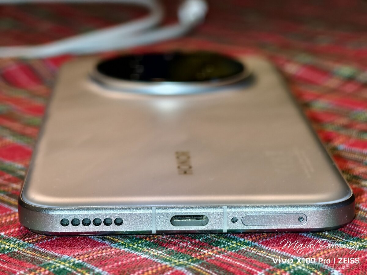 Honor Magic 7 Pro 12/512 - 4