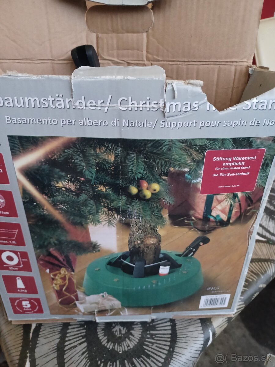 Stojan na vianocný stromcek z vodou - 4