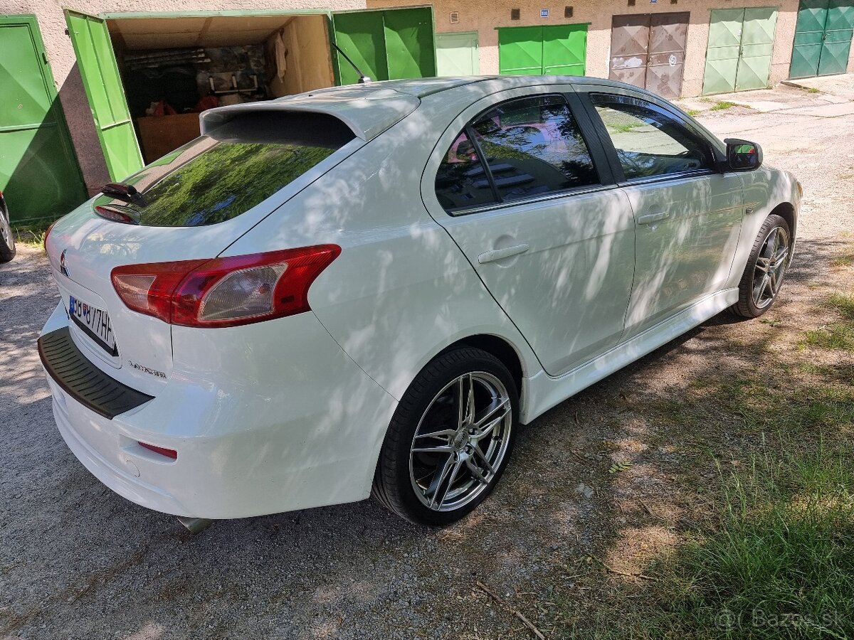 Mitsubishi Lancer Sportback 1.8 r.v.2014 - 4