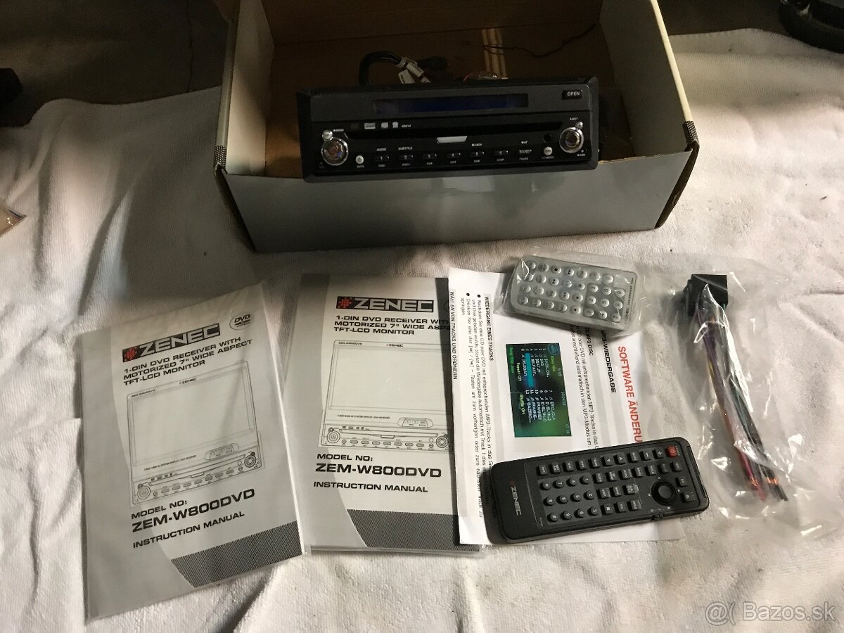 Autorádio s výsuvným displejom - 4