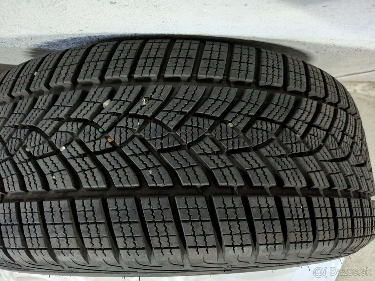 Predám kompletnú sadu BMW diskov a pneu Goodyear - 4