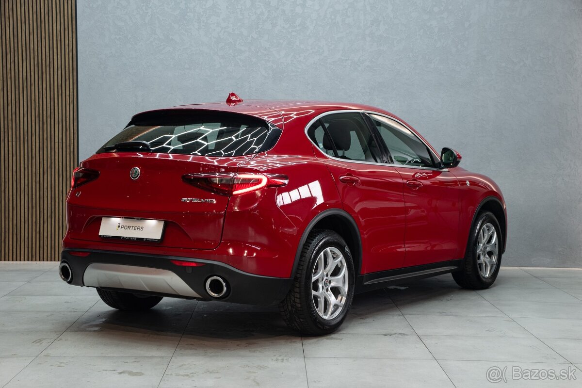 Alfa Romeo Stelvio 2.0 Turbo Q4 206kW 2017 - 4
