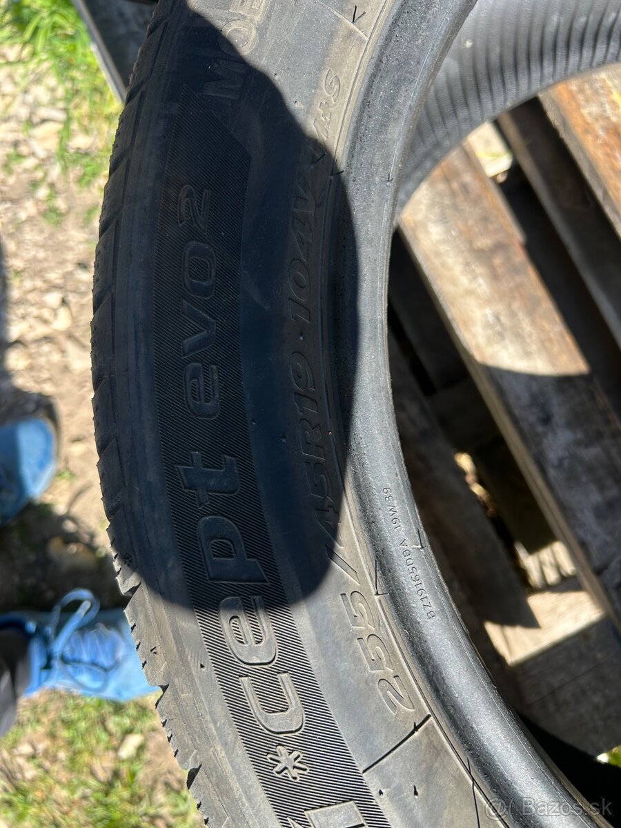 Hankook 255/45/19”-104V m&s celoročne - 4