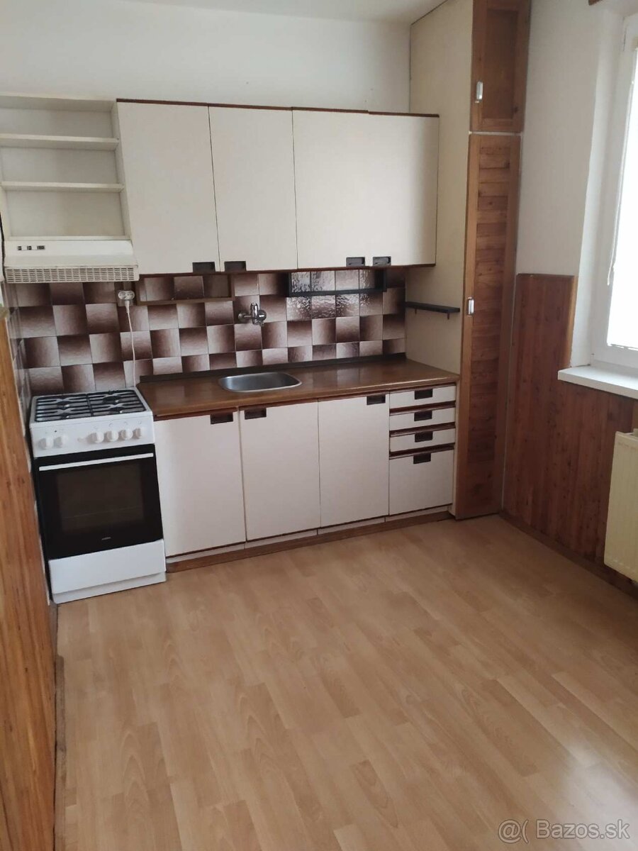 Prenájom 3.izbový byt - 4