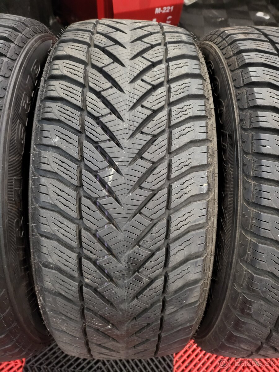 235/55 R17 Goodyear zimne pneumatiky - 4