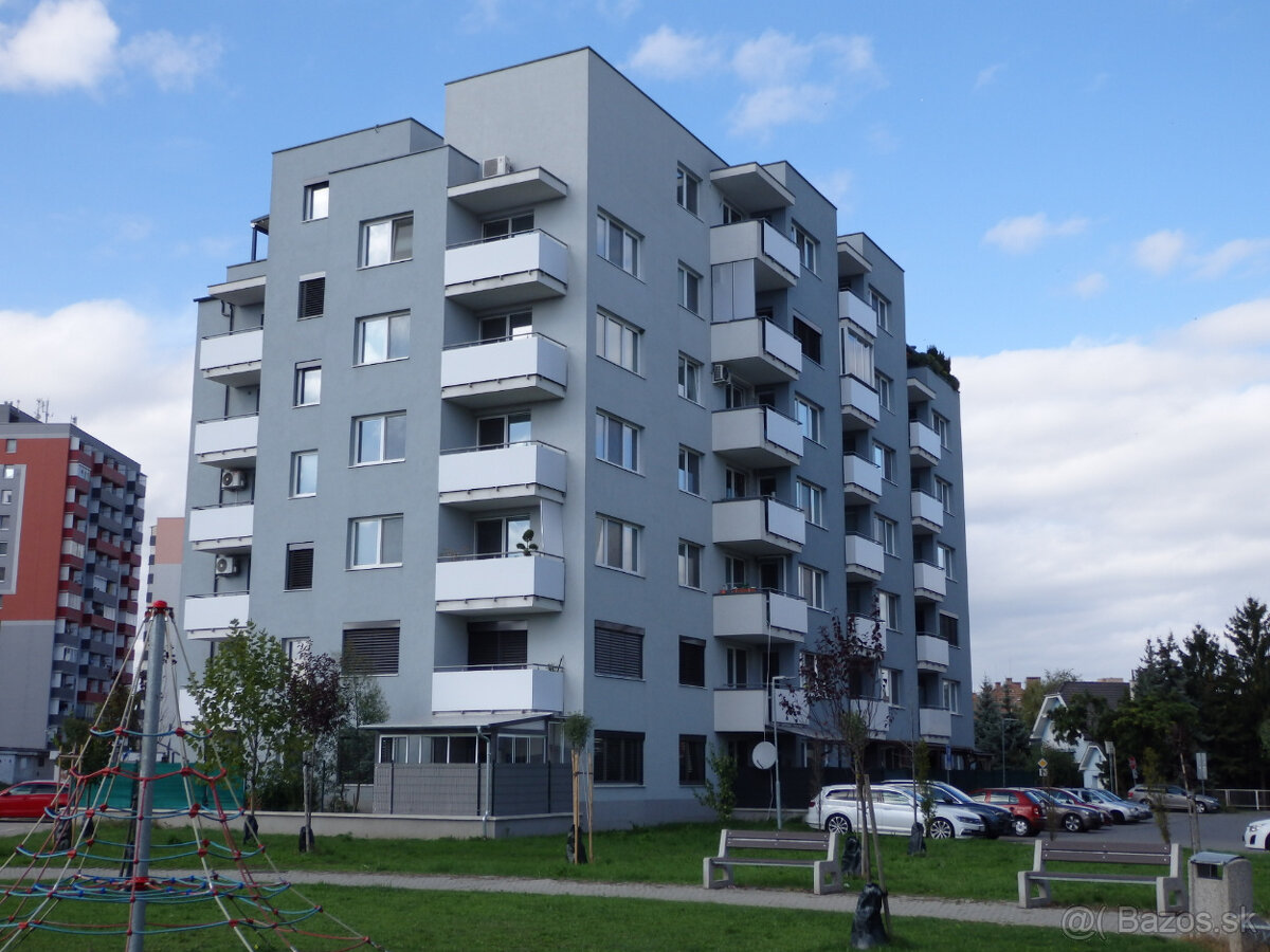 Meander Sered,Kukučínová Ul. - 4