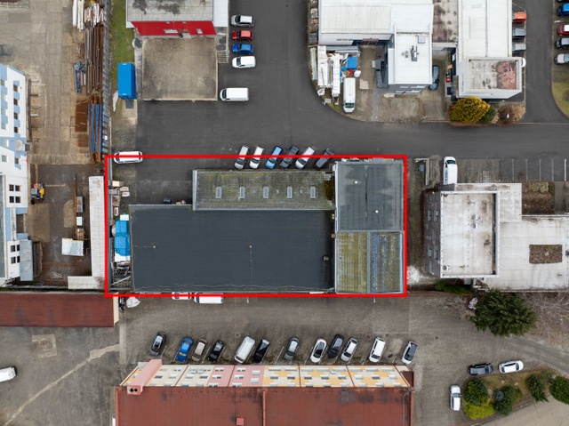 NA PRENÁJOM | PREDAJNÉ PRIESTORY / SHOWROOM - 4