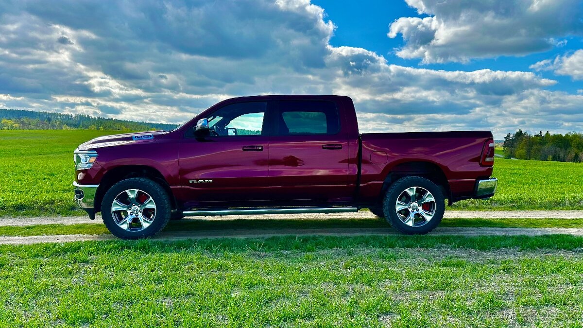 RAM 1500 Laramie 2023 - 5,7L V8 HEMI + eTorque