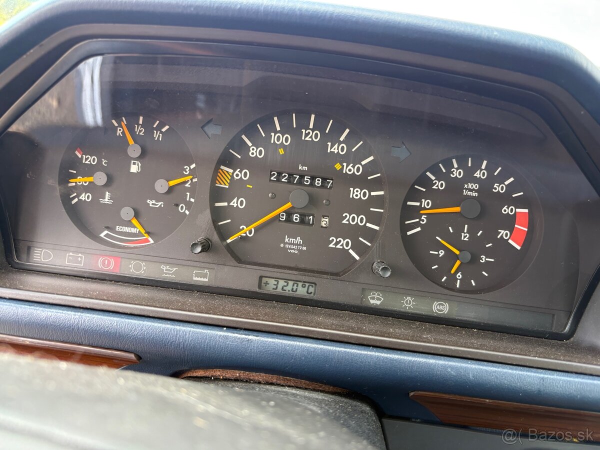 Mercedes E200 w124 Sedan - 4