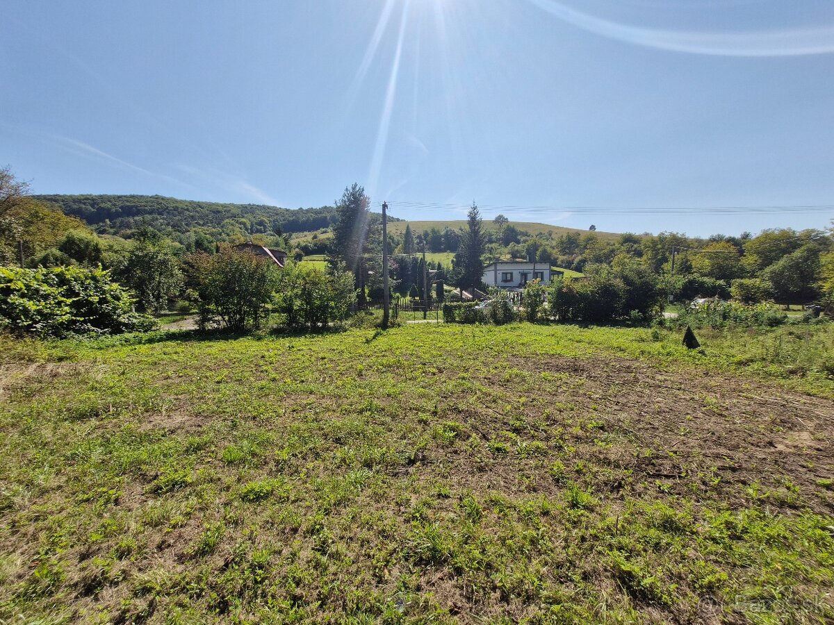 Na predaj: Krásny stavebný pozemok v obci Jasenovce - 4