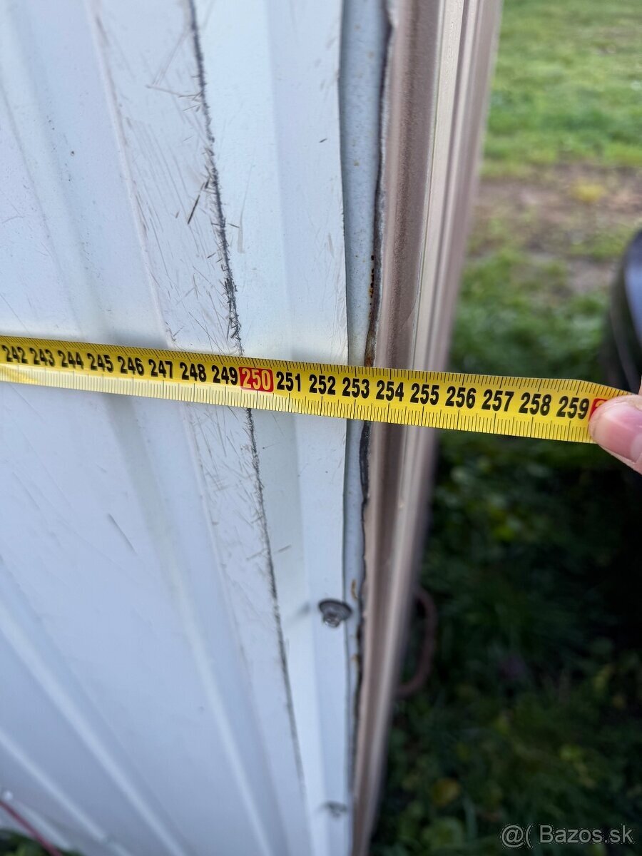 Plechová motogaráž so železnou konštrukciou - 4