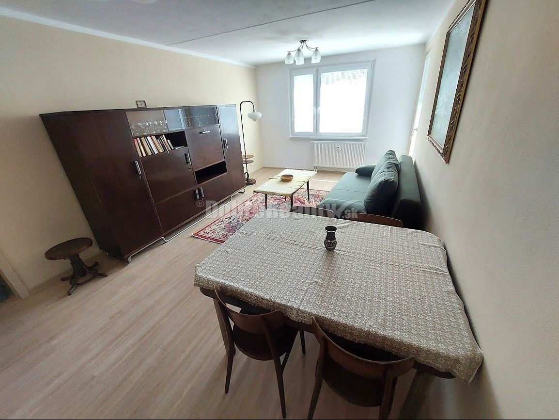 PRENÁJOM: KRÁSNY, VEĽKÝ 3 IZBOVÝ BYT S LOGGIOU, THK - 4