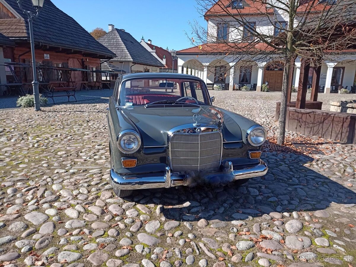 Mercedes-Benz E W110 200D - 4