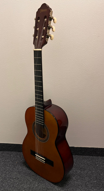 Predám Gitaru Valencia + obal + príslušenstvo (kompletný set - 4