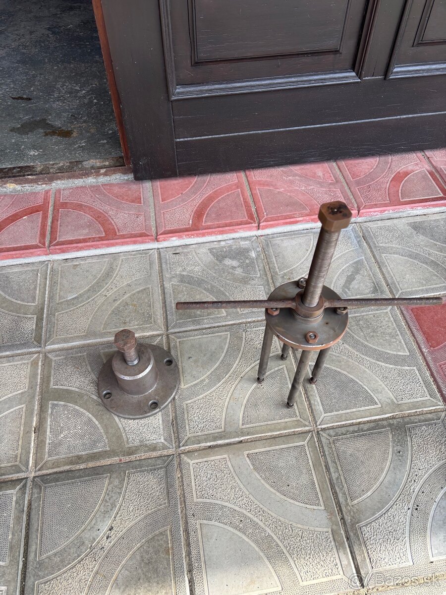 Stahovak lozisiek poloosy škoda 120 - 4