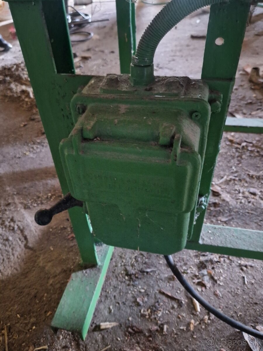 Predám štiepačku na drevo - 4