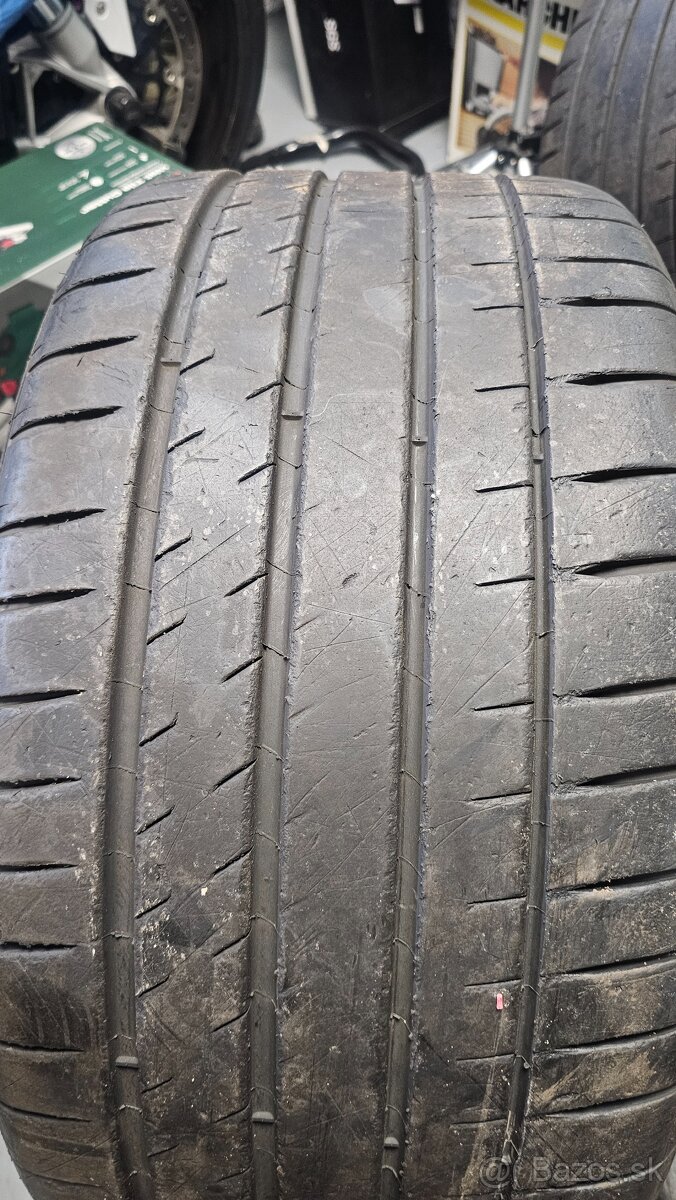 Michelin Pilot ps4 275/35R19 - 4