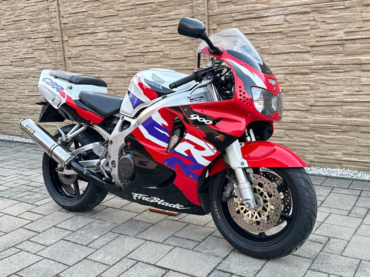 HONDA CBR 900 SC33 - 4