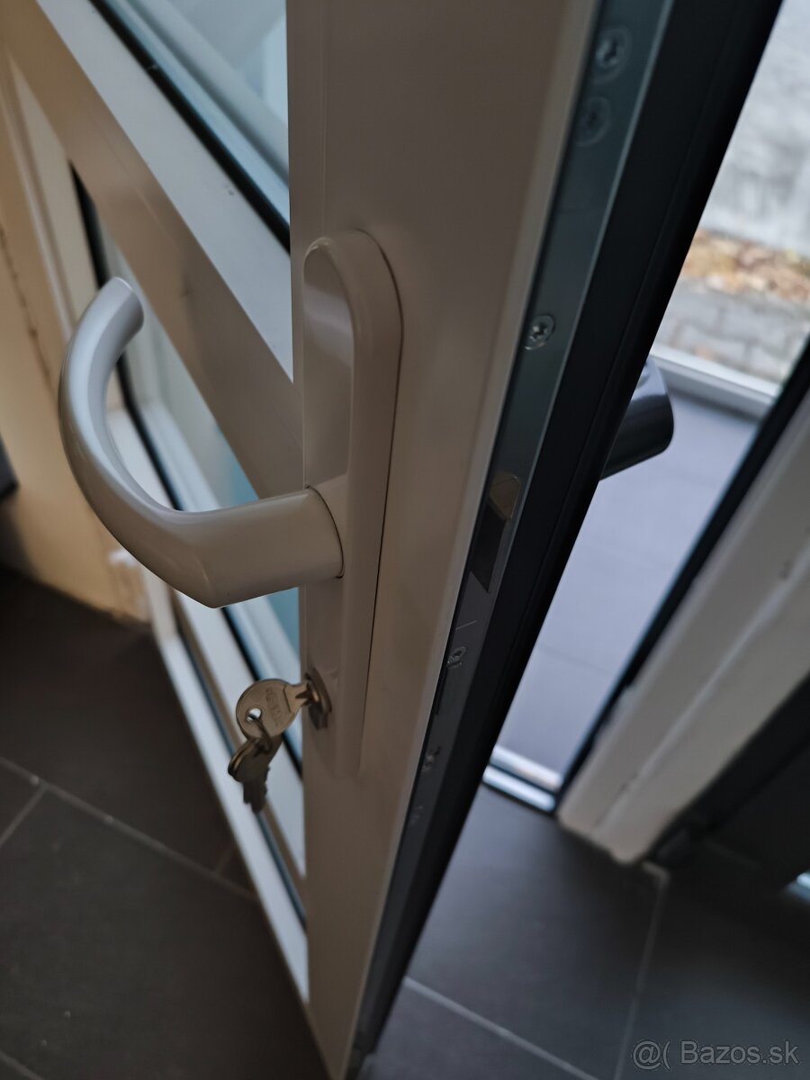 predám kovové dvere 90x210. - 4