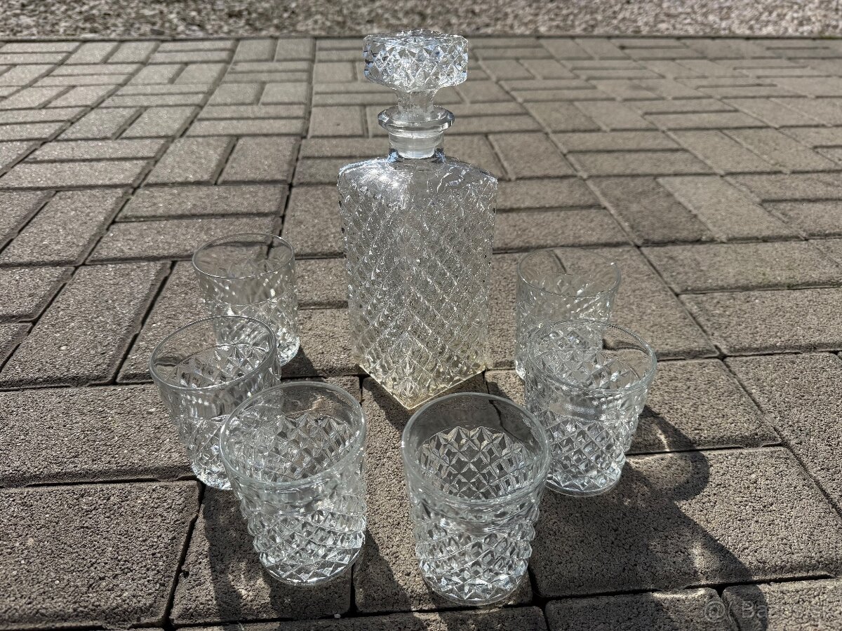 Karafa s pohárikmi - 4