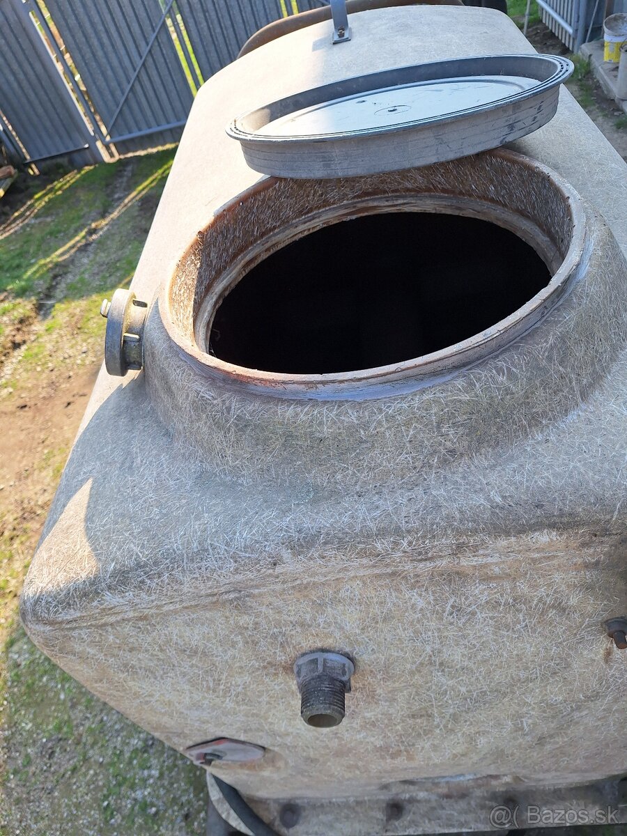 Cisterna 1000 litrová - 4