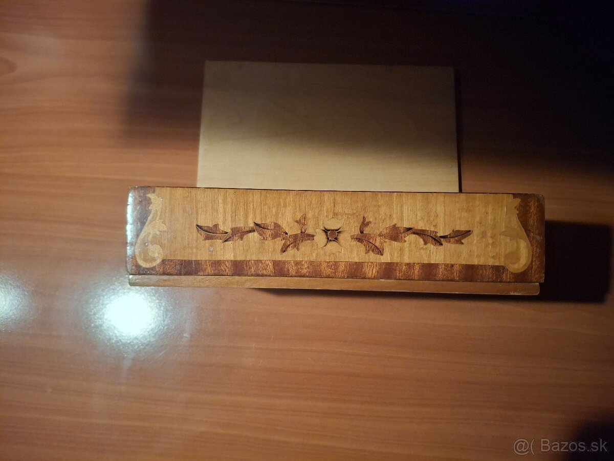 Starozitna sperkovnica - 4