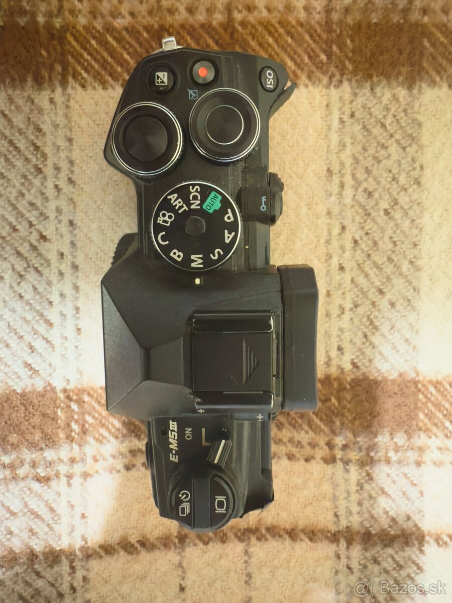 Predam Olympus OMD - M5 Mark III a sadu na macro - 4