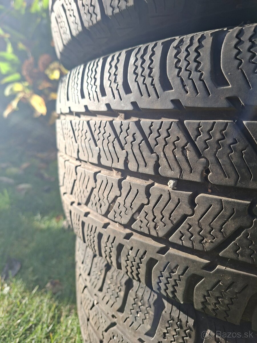 Predám plechové disky so zimnými pneu 205/65 R16C - 4