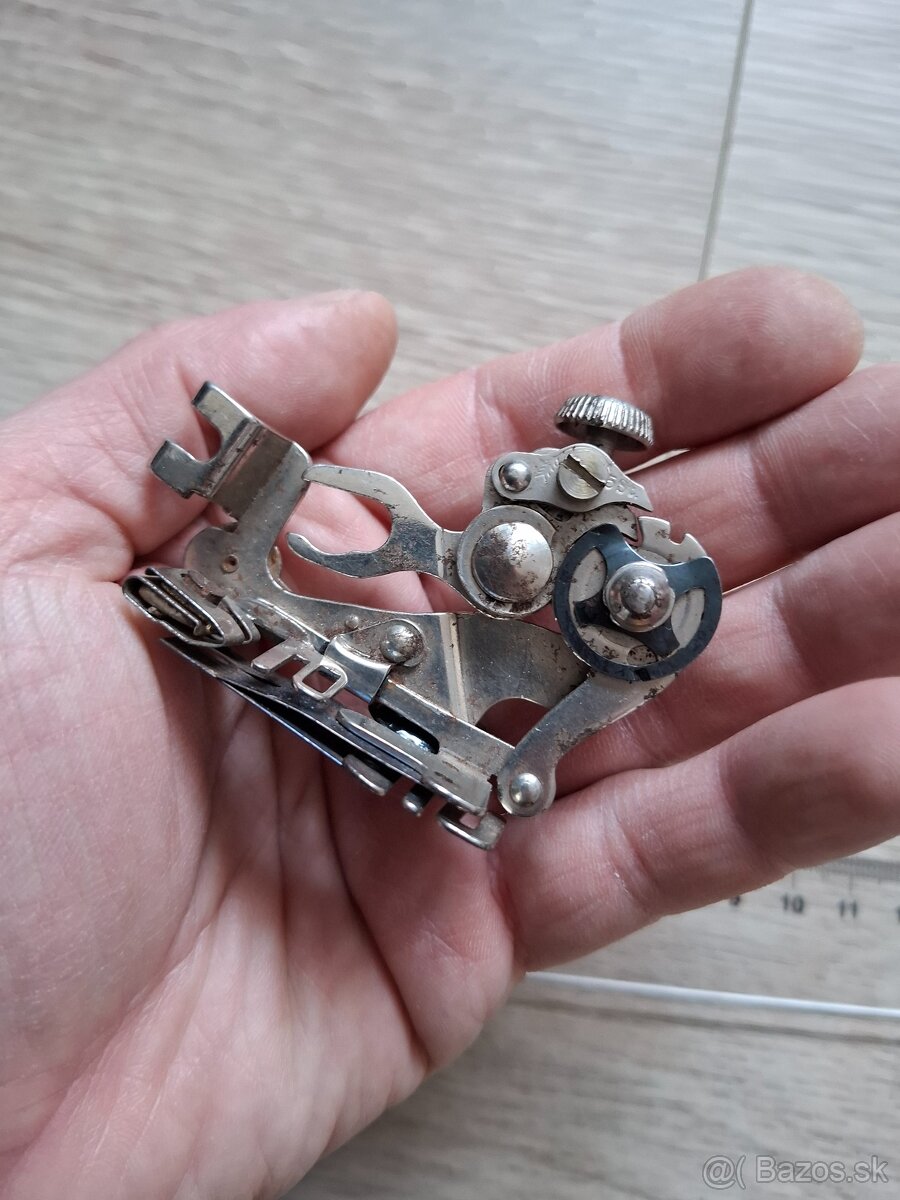 Starožitný nadstavec na šijací stroj - 4