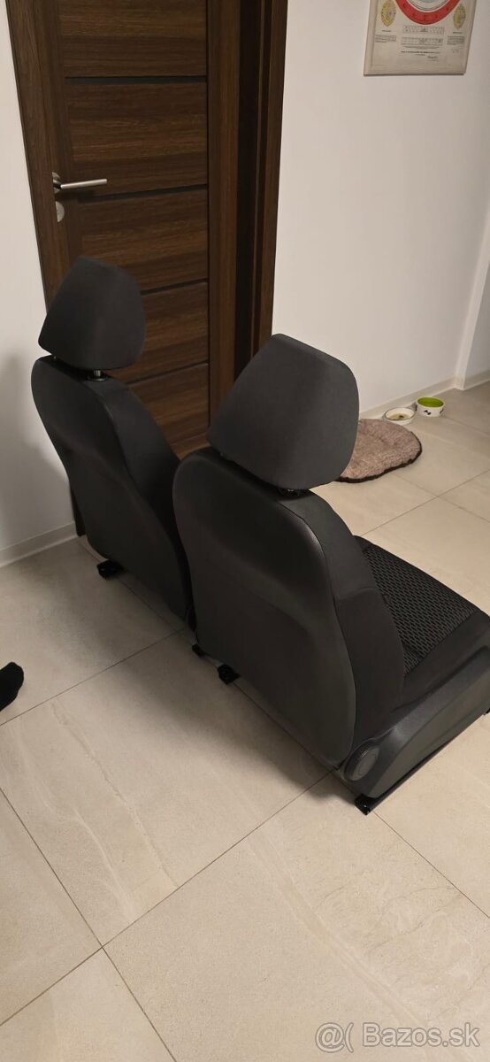 Predám sedačky VW Golf 6 - Látka – Komplet - 4