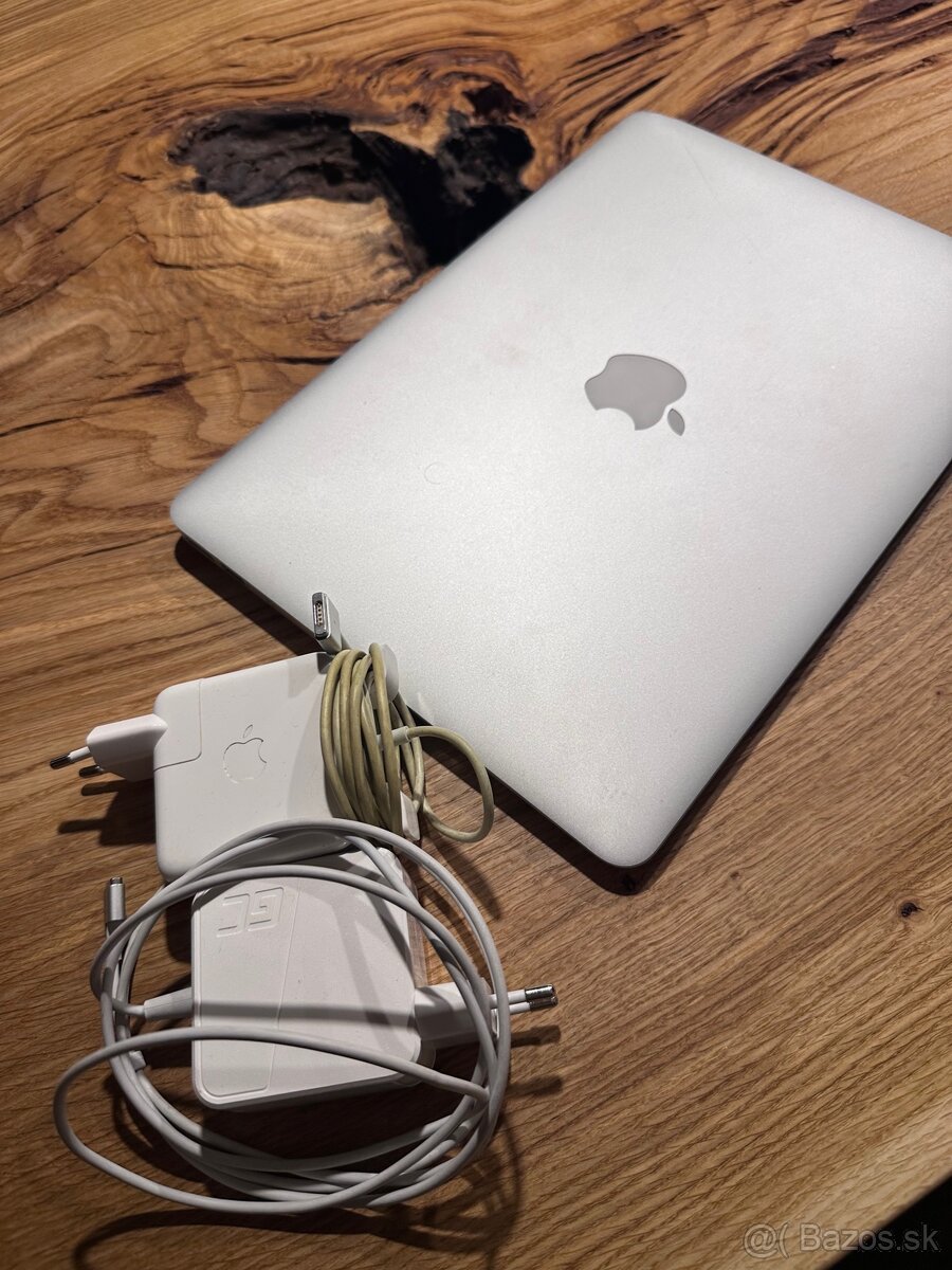 MacBook Air model A1466 - 4