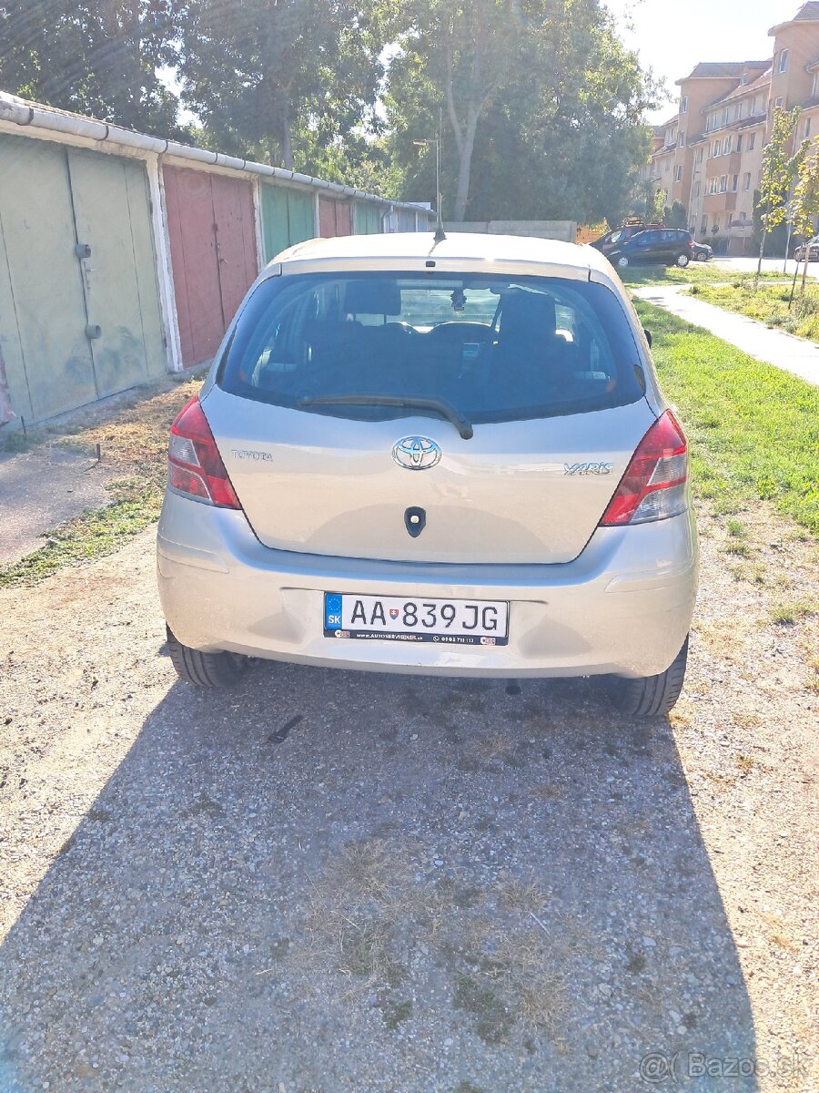 Toyota Yaris - 4