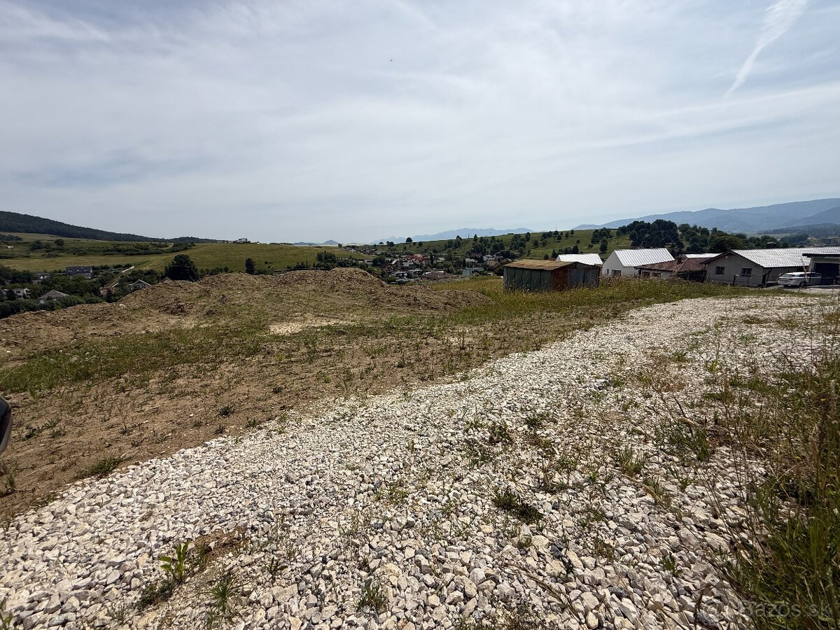 Slnečný stavebný pozemok 739 m² - Bitarová (cca 30m x 22m) - 4