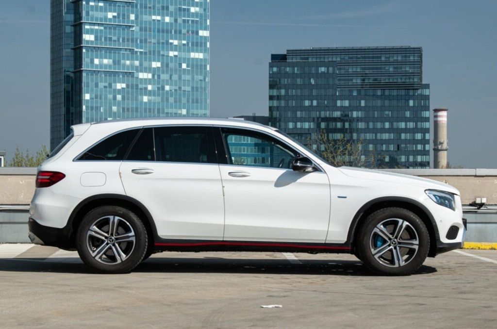 Mercedes-Benz GLC SUV 350 e 4MATIC A/T - 4