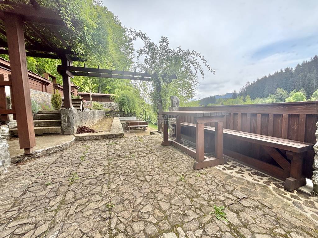 Na predaj jedinečné rodinné sídlo v prekrásnej prírode obce - 4