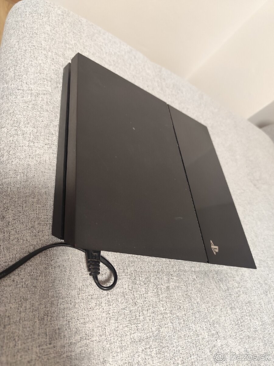 Playstation 4 - 4