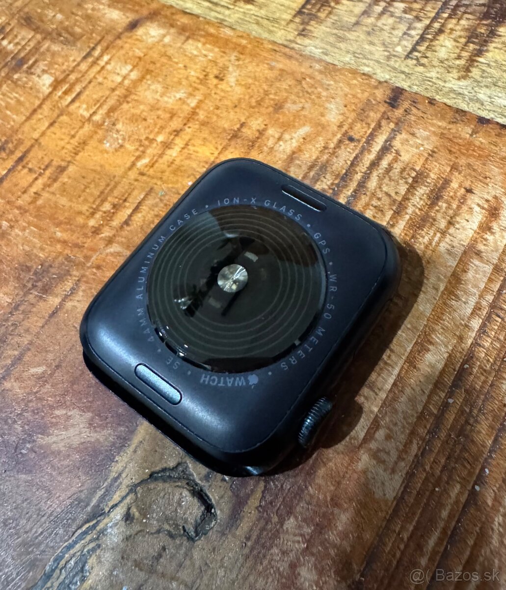 Predám Apple watch se (gen.2) 44mm Midnight - 4