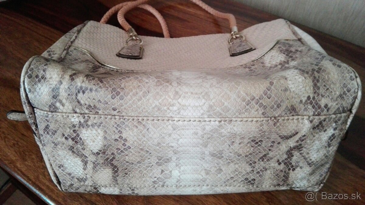 Kabelka Guess Makala - 4