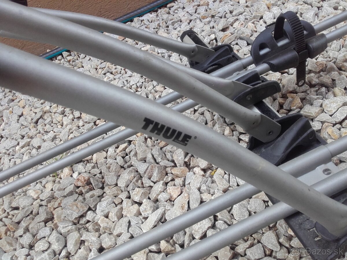 Strešne nosiče bicyklov Thule a priečnikmi - 4