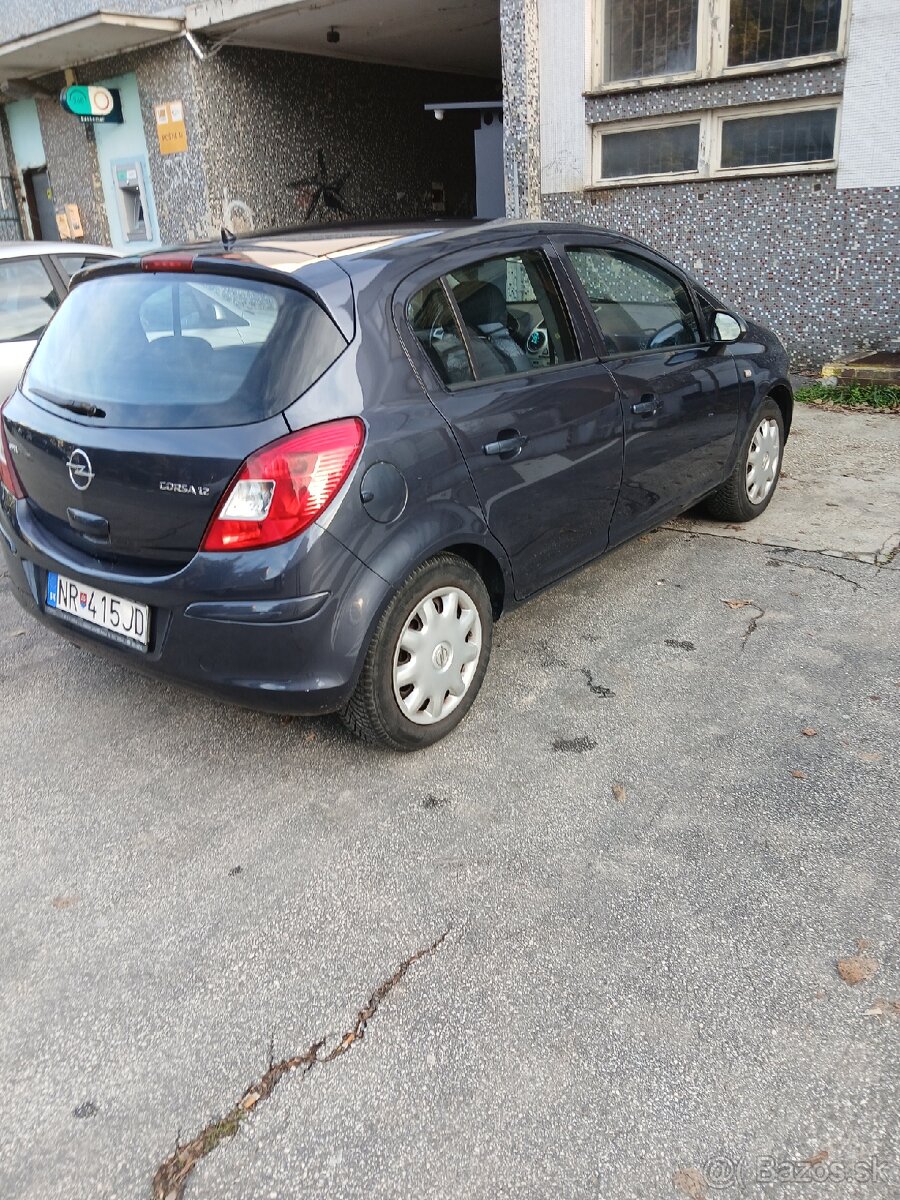 Opel Corsa 1.2 benzín - 4