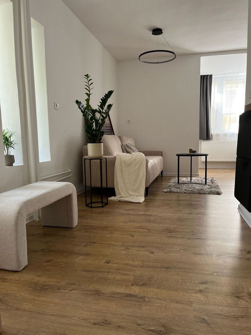 Na prenájom priestranná garsónka v lokalite Horského parku - 4